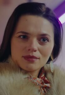 دانلود فیلم کوتاه Rich Girl Buys Homeless Man 2023388207-87872435